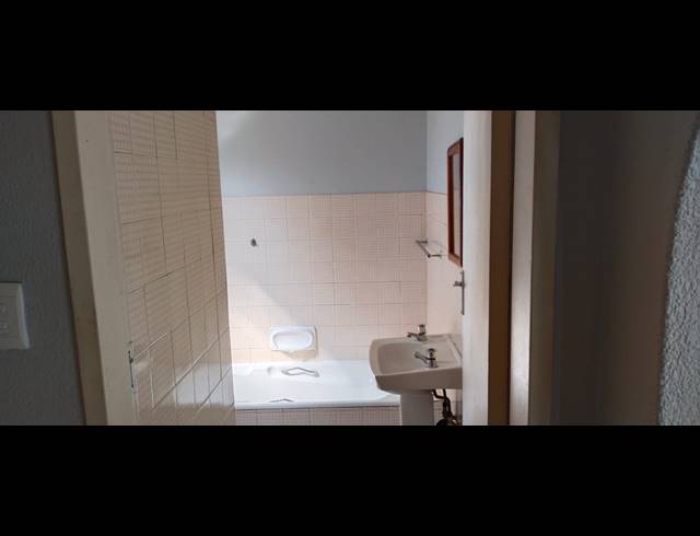 3 BEDROOM HOUSE FOR SALE IN HENLEY ON KLIP